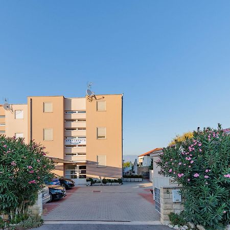 Apartment Mlasina-3 By Interhome Nin Exterior photo