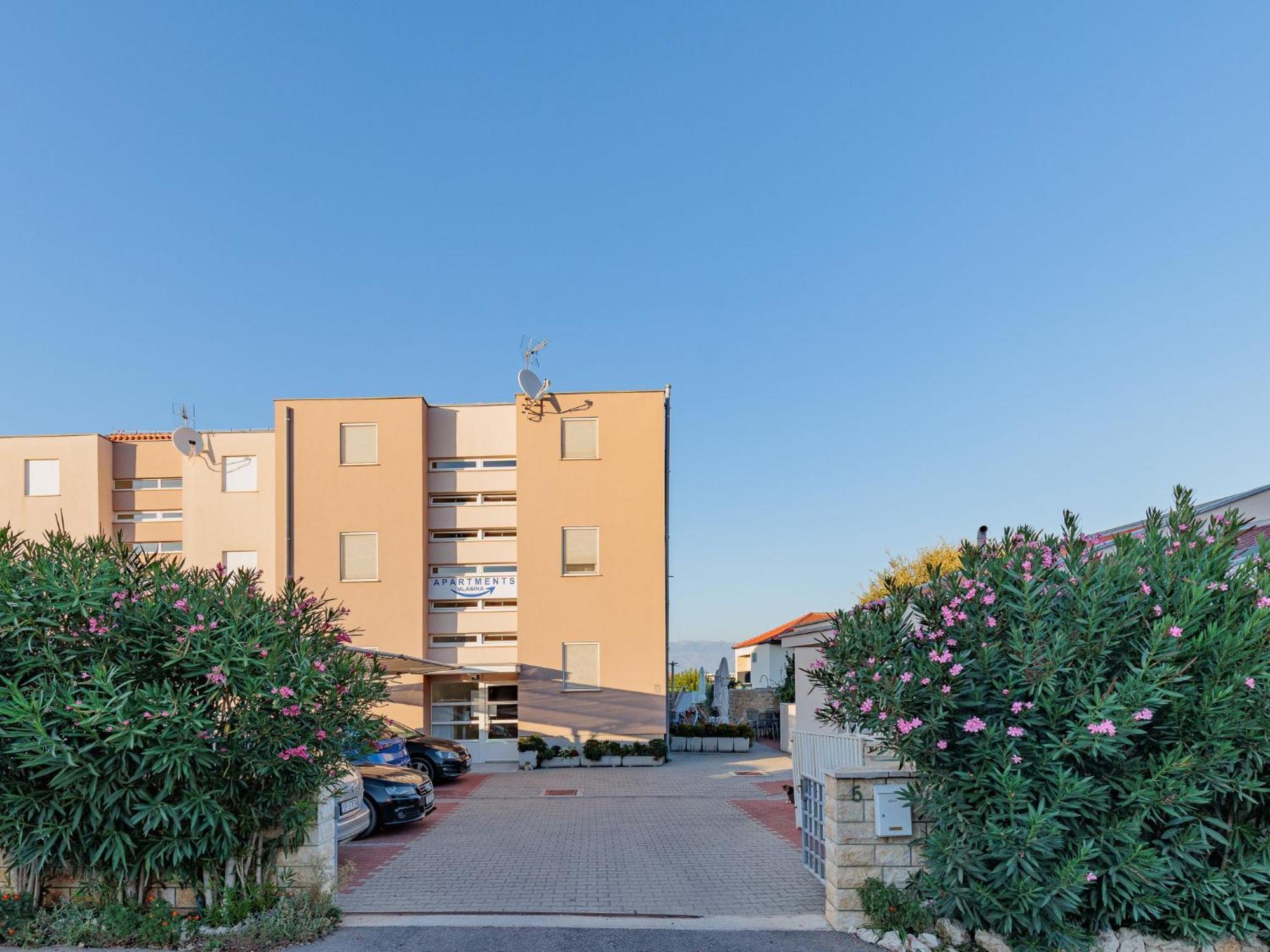 Apartment Mlasina-3 By Interhome Nin Exterior photo